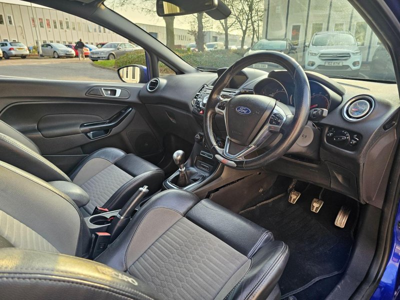 FORD FIESTA