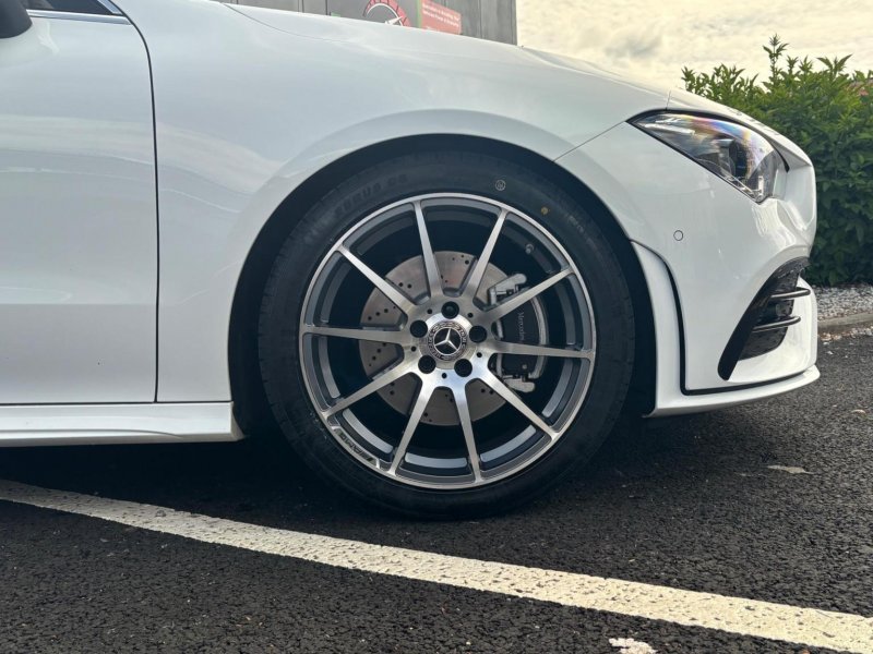MERCEDES-BENZ CLA